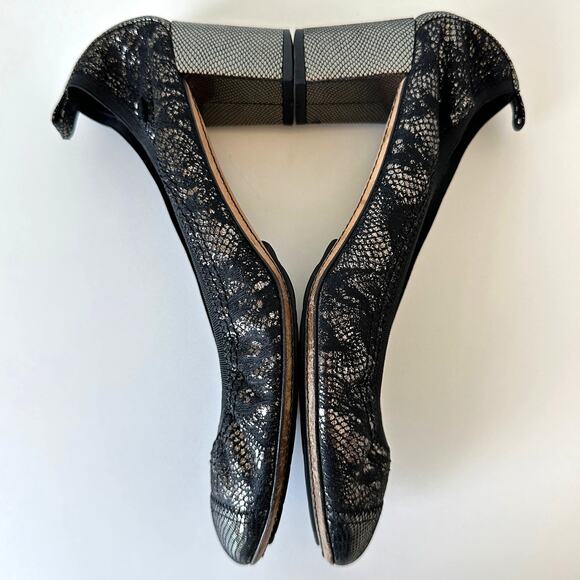 CHANEL Black Gold Metallic Cap Toe Stretchy Block Heel Pumps IT 40 - Picture 10 of 16